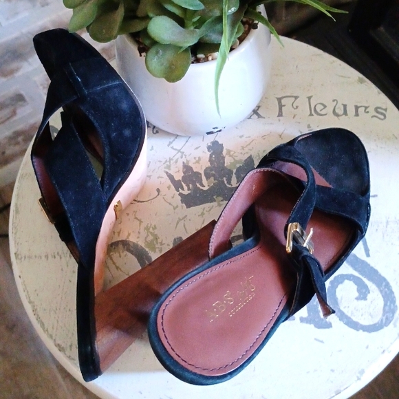 A.B.S Allen Schwartz Black suede Heels - Picture 5 of 7